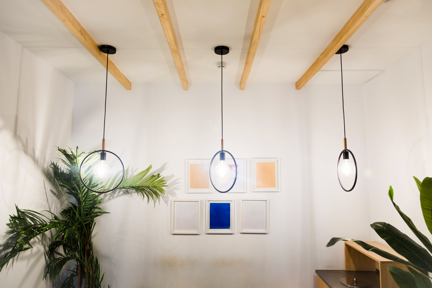 Modern lighting systems for homes and offices